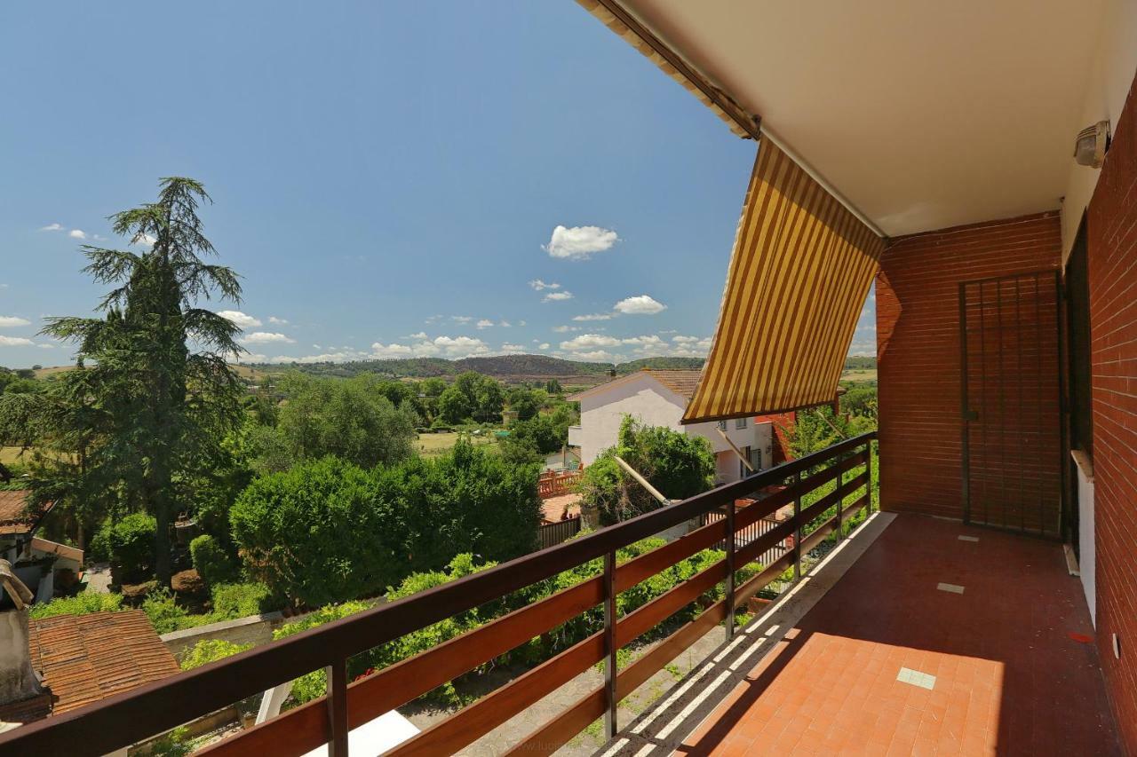 Spaziosa Villa Bifamiliare Campagnano Di Roma Exteriör bild