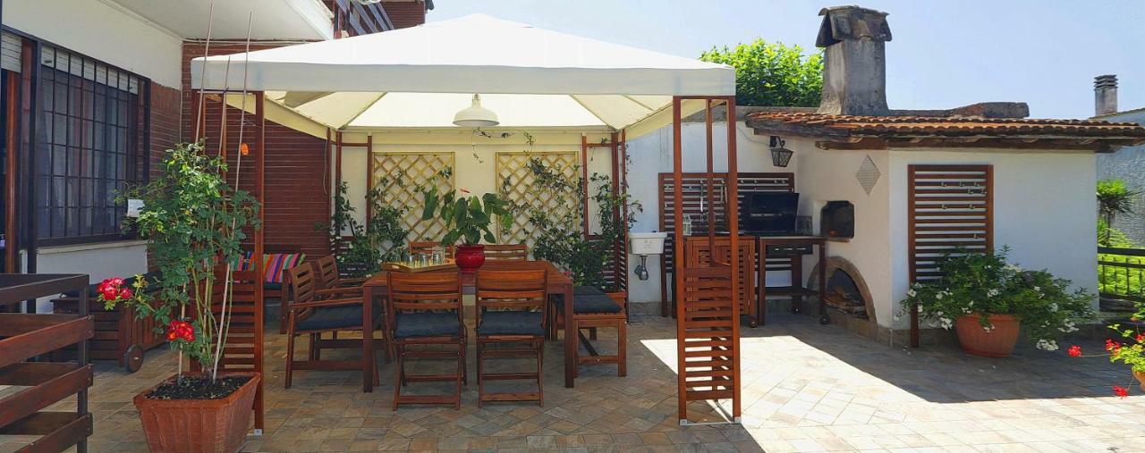 Spaziosa Villa Bifamiliare Campagnano Di Roma Exteriör bild