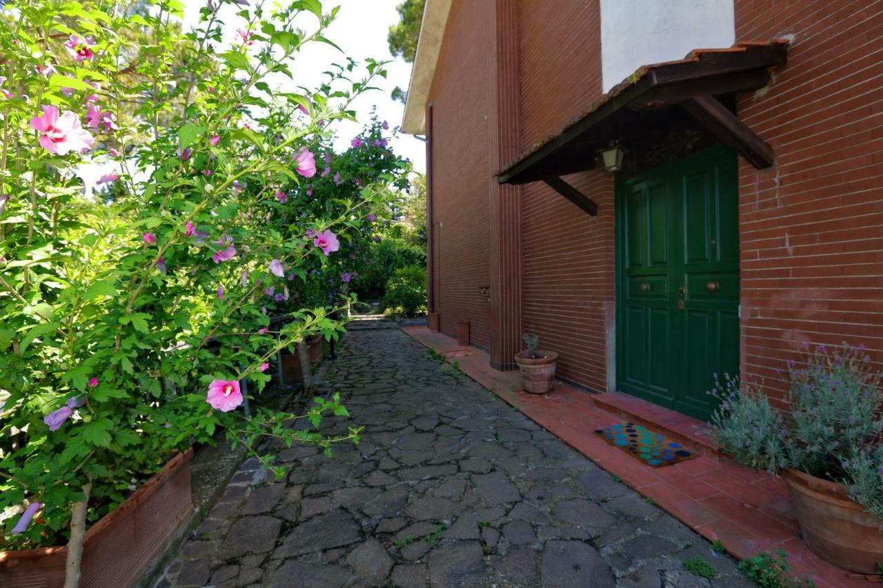 Spaziosa Villa Bifamiliare Campagnano Di Roma Exteriör bild